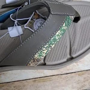 O Rageous | Shoes | Orageous Reeltree Khaki Flip Flop Arch  display picture 3